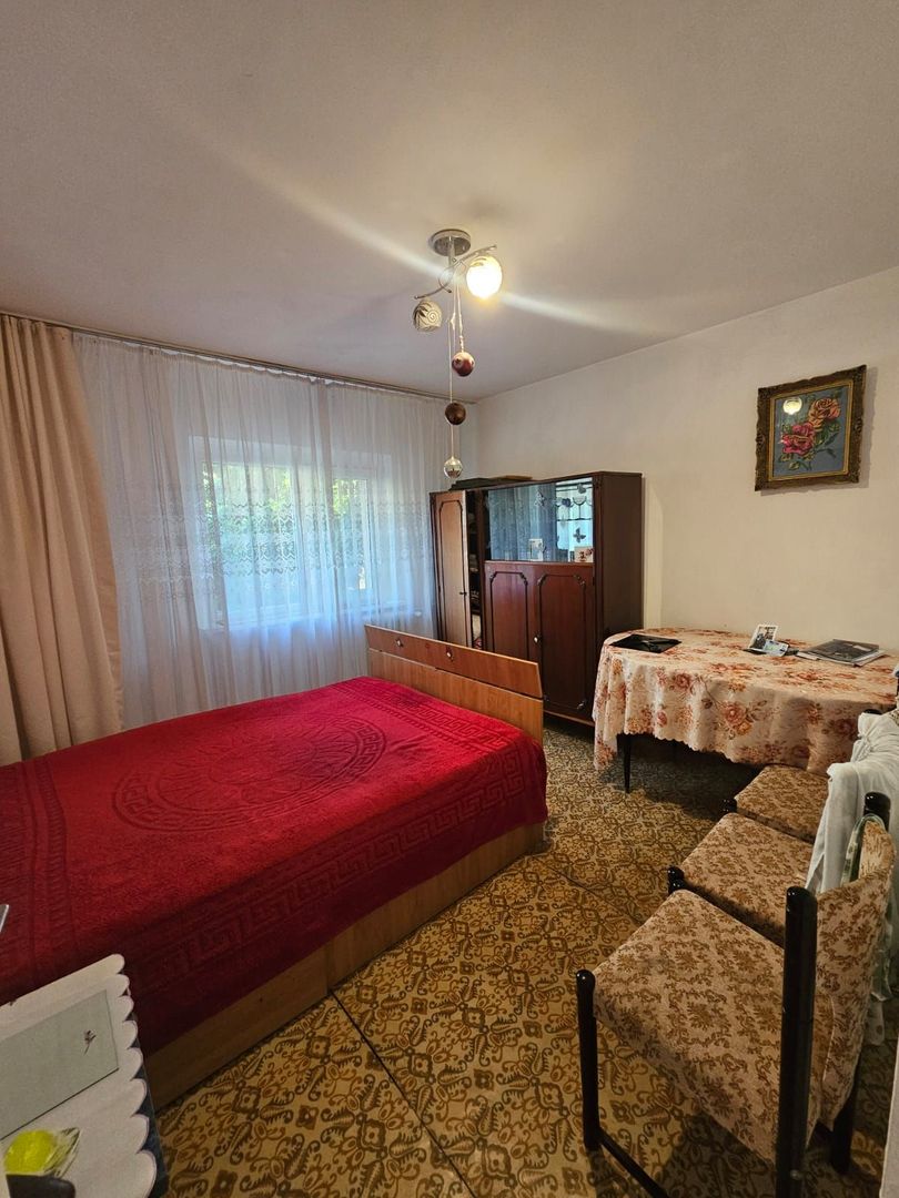 Apartament 3 camere- Lapus, zona Restaurant intim - Poză 6