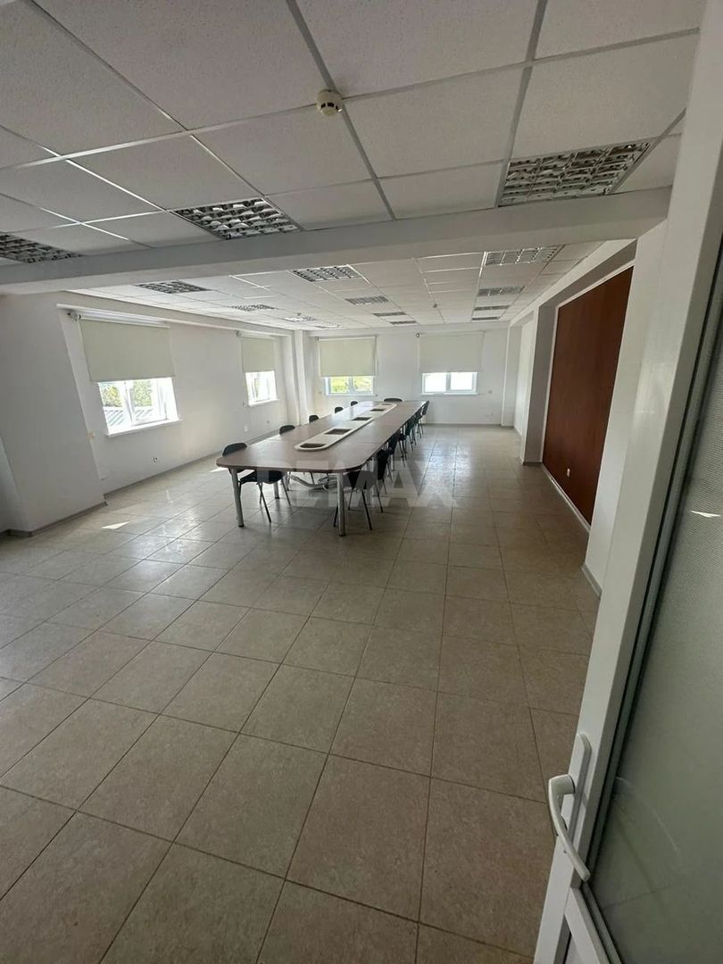 Aerodromul Horesti 24 ha teren + 1400 m2 hangare și 550 m2 cladire administrativa - Poză 17