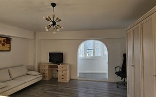 Garsonieră spațioasă cu vedere panoramică, 2 balcoane - Poză 3