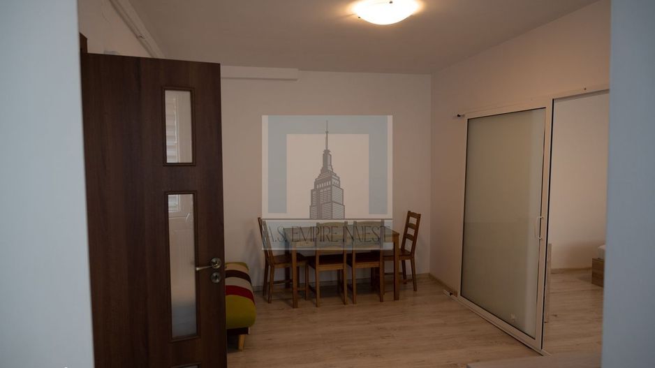 Apartament elegant în zona centrală, cu curte și intrare individuală - Poză 8