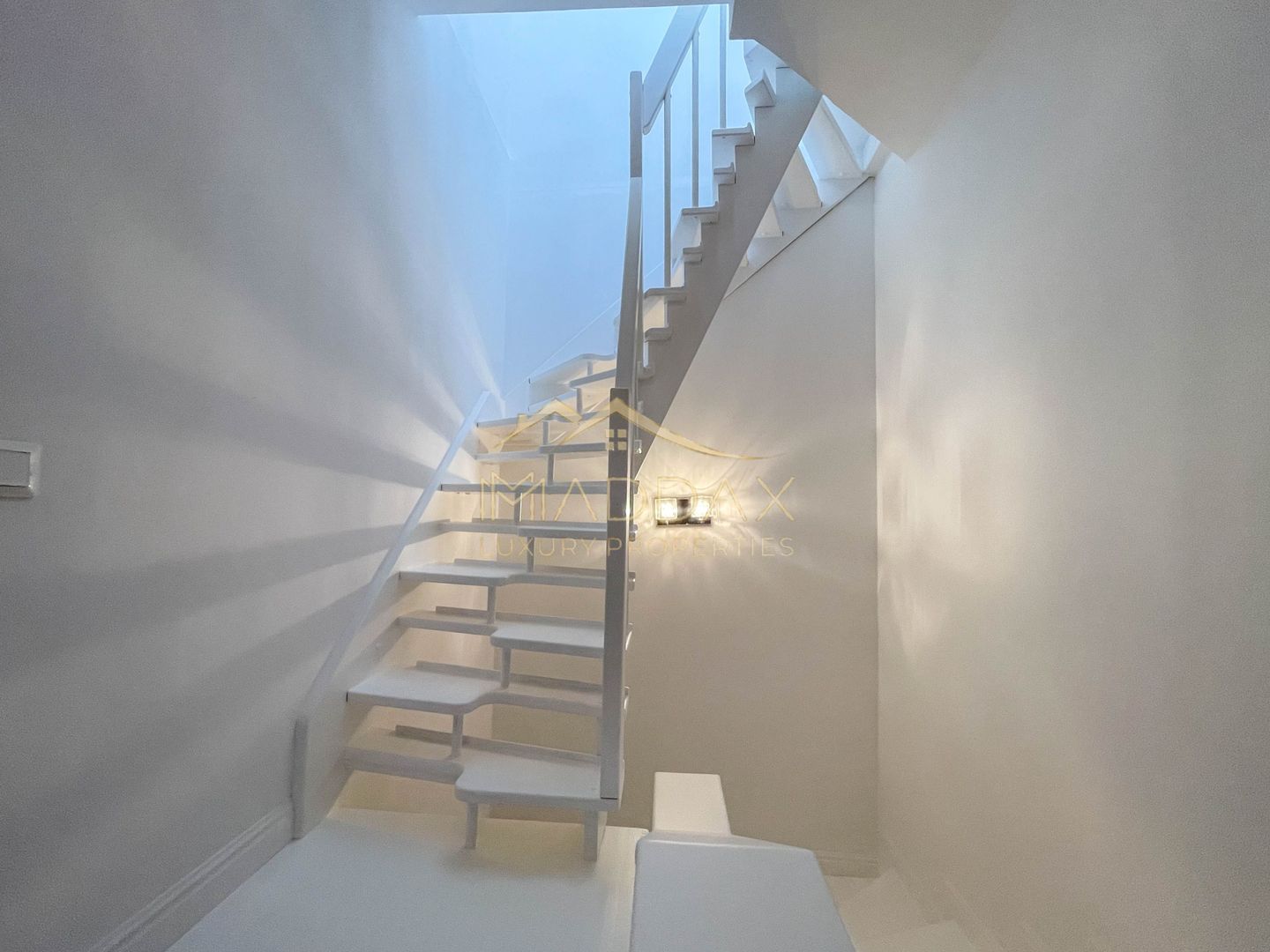 Amazing 6 Rooms Villa // Private Pool // 4 Parking Place / Erou Iancu Nicolae - Poză 20