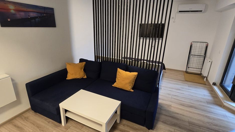 Studio modern de închiriat în Solid Butoaie – vedere la lac, parcare - Poză 11