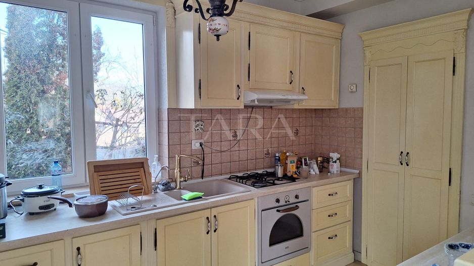 Casa Elegantă în Borhanci - Poză 4