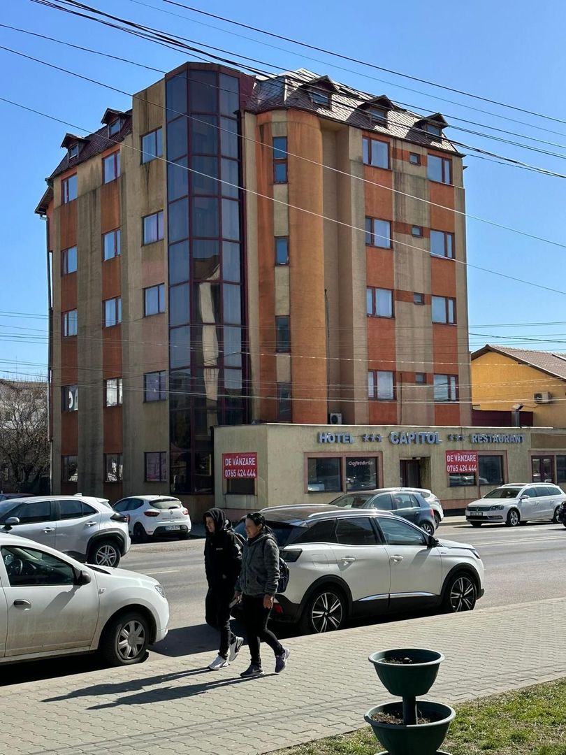 Hotel Capitol de vanzare Valenii de Munte Prahova - Poză 1