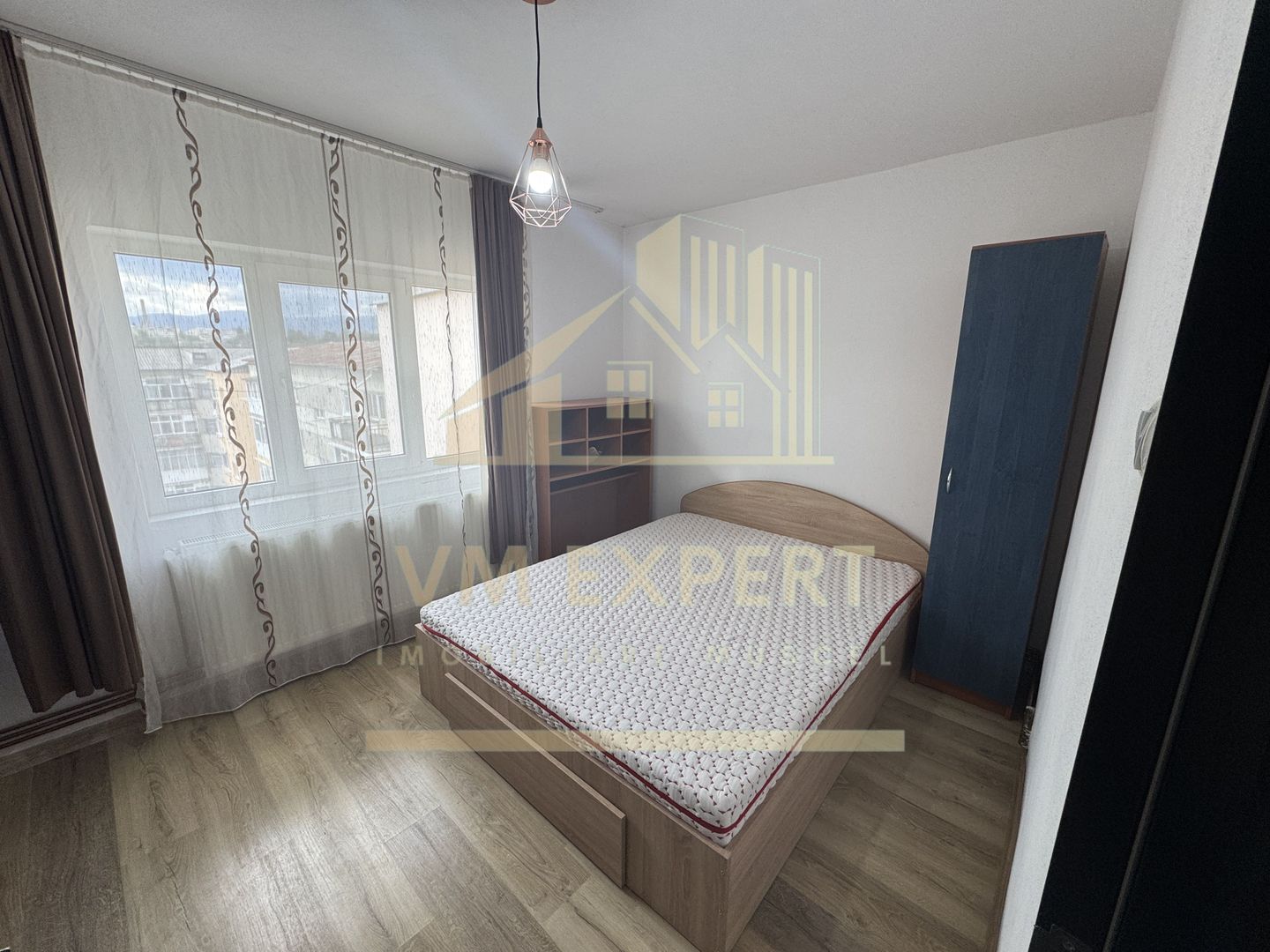 APARTAMENT 2 CAMERE ETAJ 4 VISOI - Poză 6