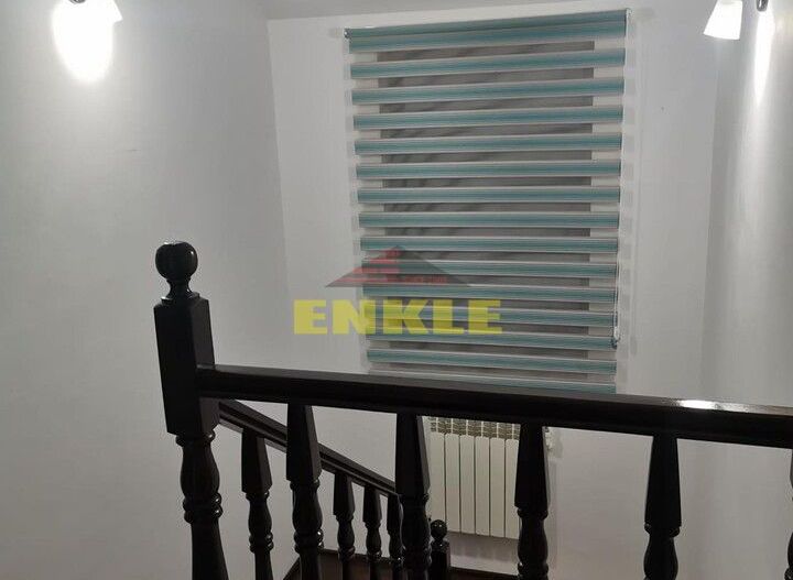 Casa , P+1+teren, 500 mp,situata in Curtesti ,pret 155000 Euro,mobilata si uitilata - Poză 1