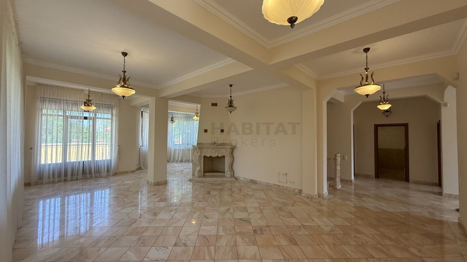 Vila 9 camere cu piscina si teren de 1.000 mp - Poză 3