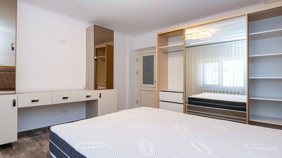 Casa 6 dormitoare+4 bai -1500 mp teren-Sacele - Poză 18