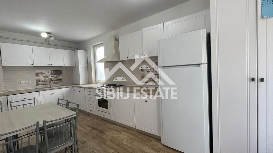 Apartament 3 camere cu grădină 100 mp.  loc de parcare-Calea Cisnadiei - Poză 4