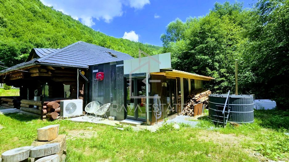 Cabană din lemn rotund, 210mp, ciubăr, jacuzzi, foișor, localitatea Băișoara - Poză 14