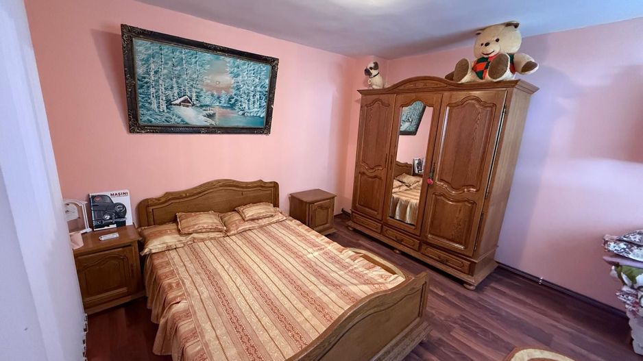 Vila S+P+1,+ garaj inchis + terasa si teren intravilan 6300 mp - Poză 13