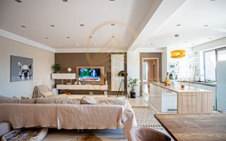 Apartament 3 camere Palazu Mare – 121 mp cu vedere la lac si parcare - Poză 1