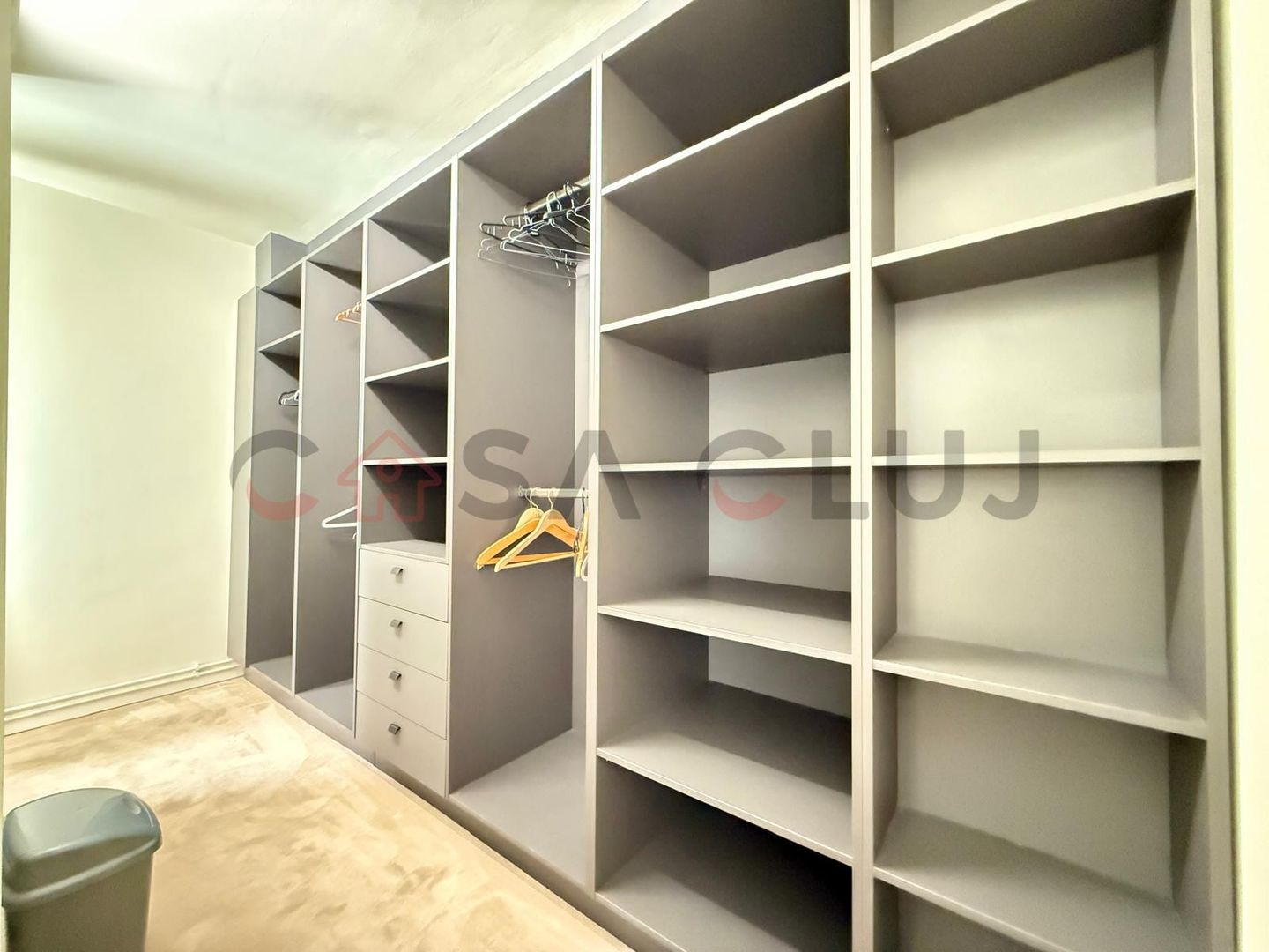 Apartament renovat, etaj intermediar, zona Năsăud - Poză 6