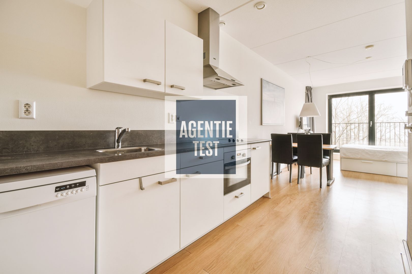 Super apartament oportunitate pentru pretentiosi mutare imediata 64 mp - Poză 3