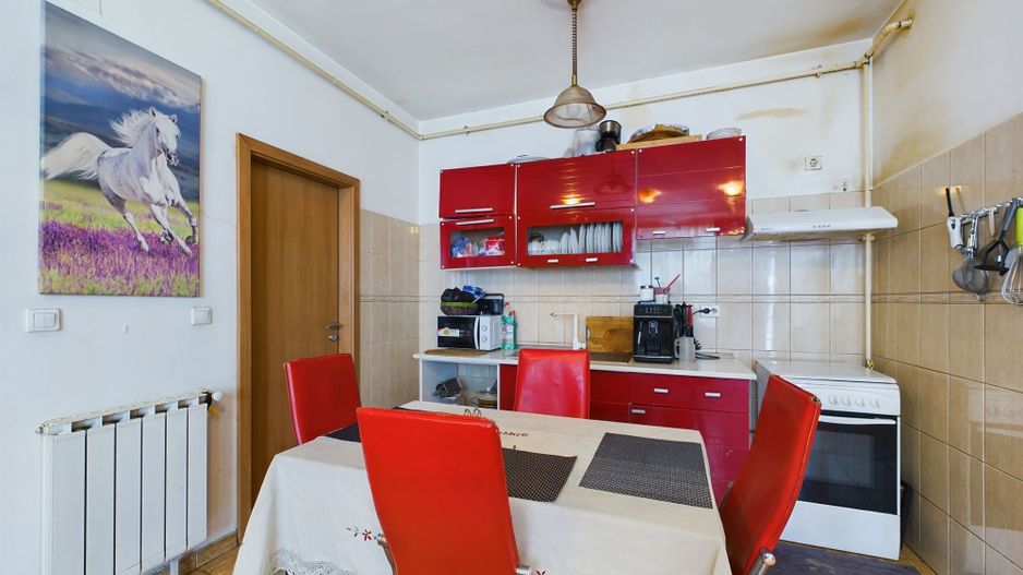 Apartament cu 2 camere, etaj 1, în zona Complex Studenţesc - Poză 2