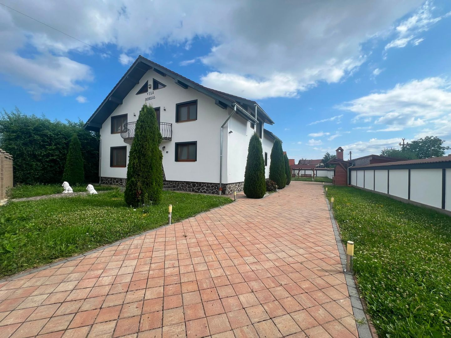Casă individuală premium – 225 mp utili, teren 700 mp - Poză 2