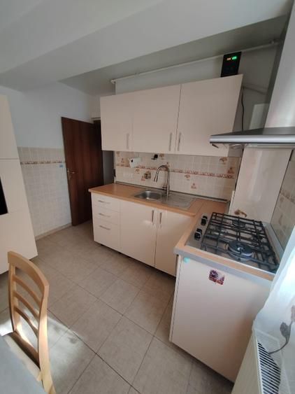 Vanzare apartament luminos de 2 camere, Titan, Gura Siriului-parcare inclusa - Poză 8