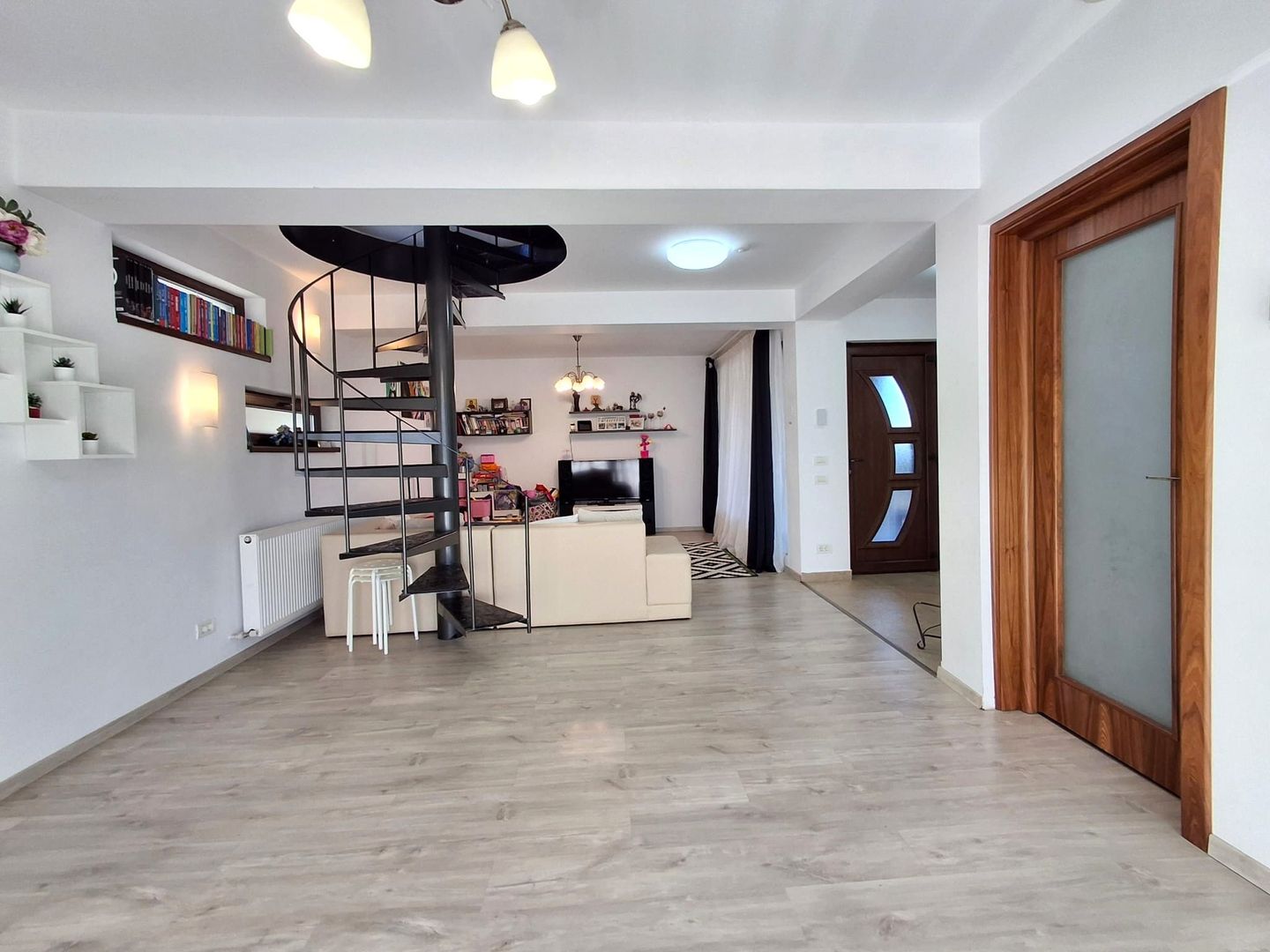 De vânzare casă  4 camere tip duplex Pasarea Branesti - Poză 2
