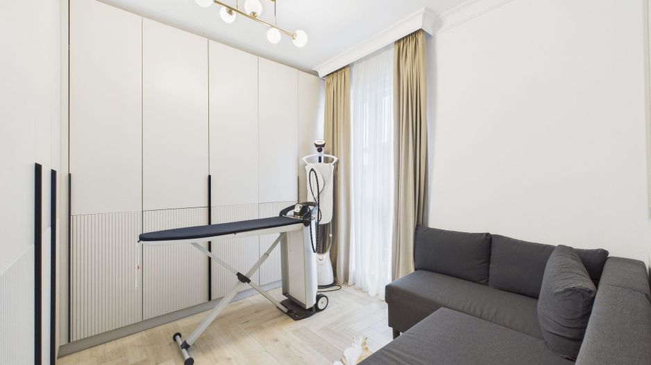 Casă modernă cu 5 camere, 4 băi și terasă închisă – Otopeni, central - Poză 8