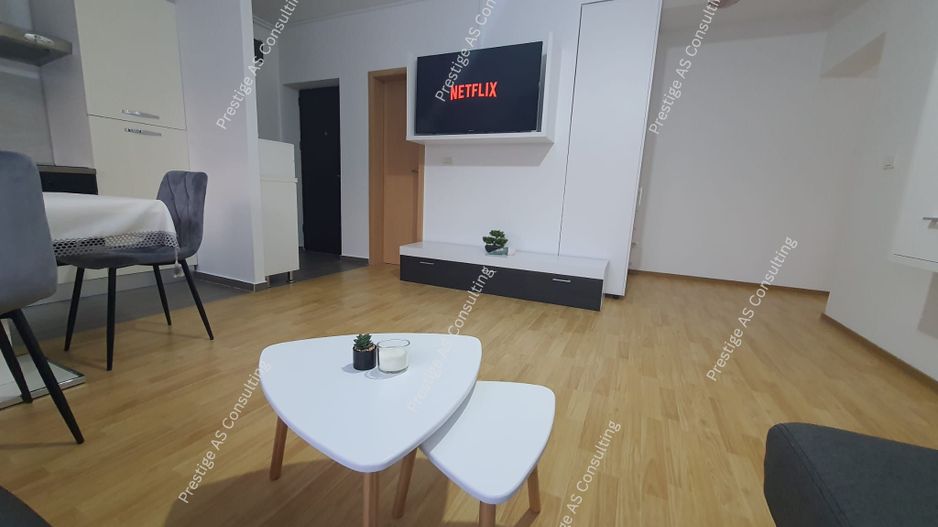 Închiriez apartament, 65mp, loc de parcare - Poză 1