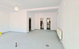 Spatiu comercial de închiriat cu 380v Brasov - 82 mp # spatii-comerciale-brasov - Poză 1