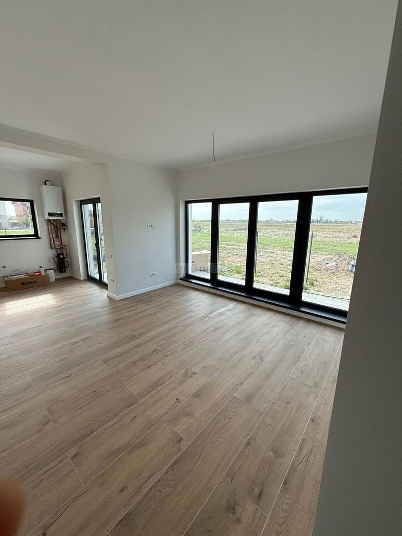 Vand Duplex pe parter 3 camere Mosnita Noua cu Canalizare Comision 0 - Poză 9