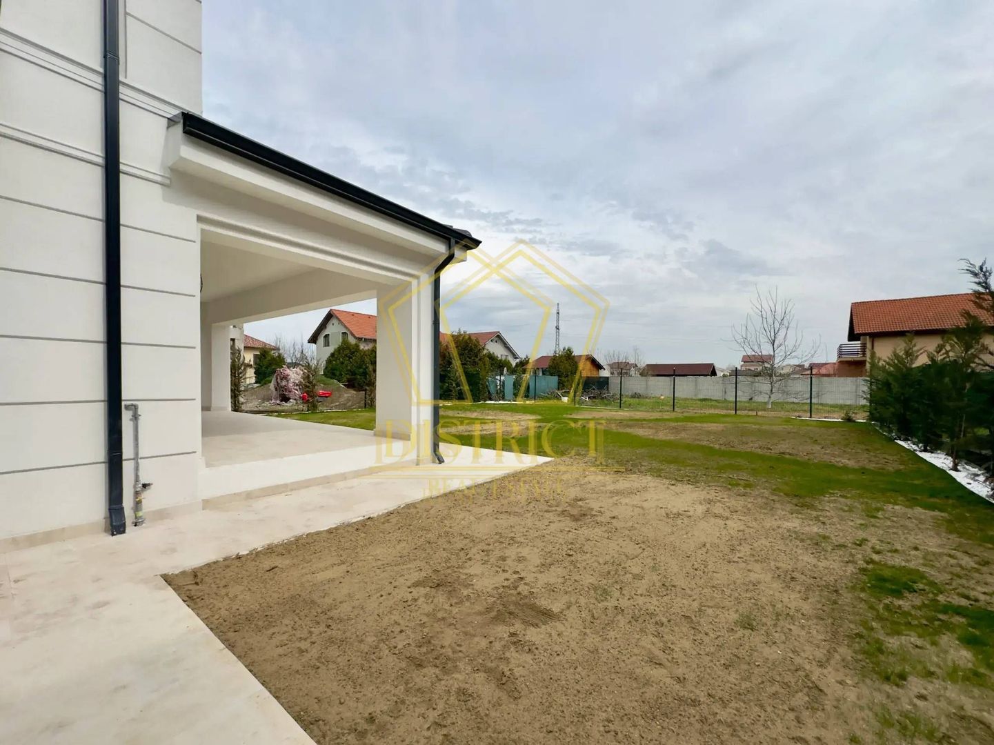 Casa superba cu 5 camere si garaj | Dumbravita - Poză 4