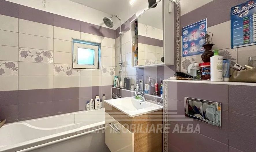 Apartament cu 3 camere decomandate, Cetate - Poză 7