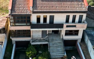 Vilă spațioasă cu 8 camere, Grădiște - Poză 27