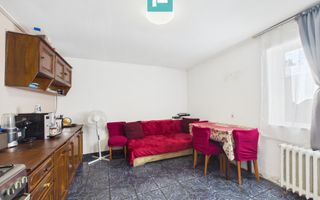 Casă cu 3 camere de vânzare în zona Bujac - Poză 8