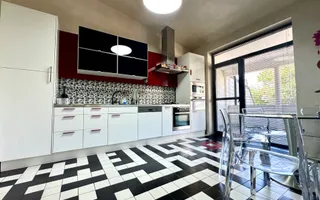 Vila cu 5 camere *344mp* + 400mp Teren // Zona Bucurestii Noi - Poză 18