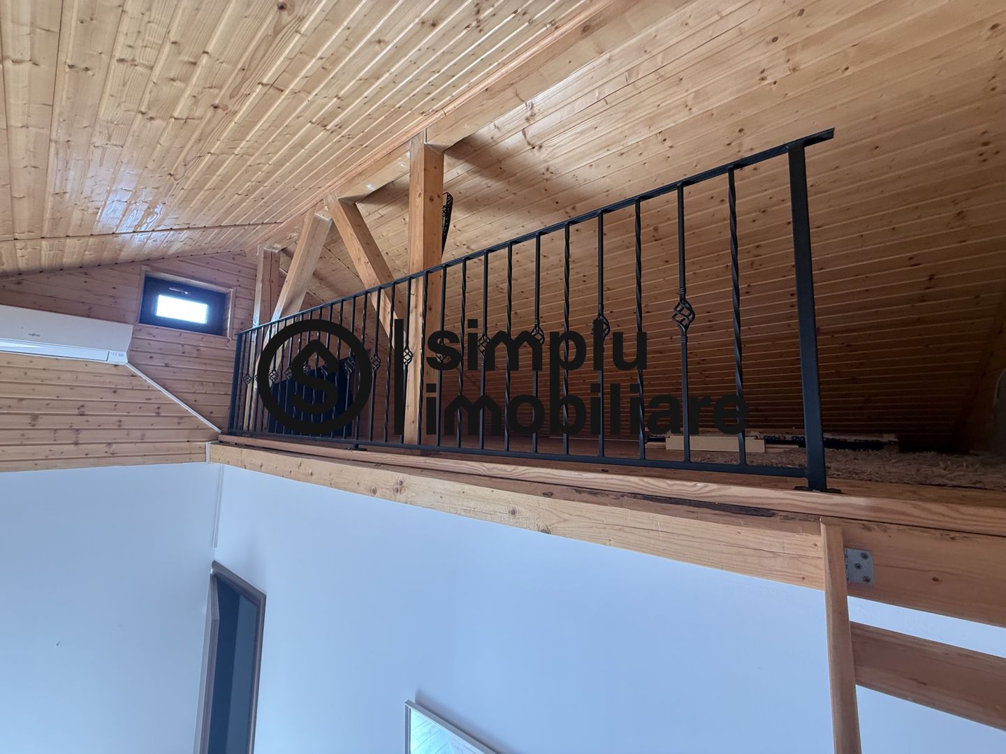 Casa centrala zona Siloz P+M - Poză 16