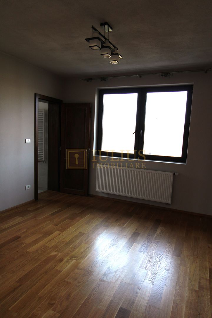 Braytim; 3 dormitoare, living saptios cu semineu. - Poză 17