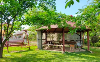 Casa cu 3 apartamente în Dumbravita aproape de pădure - Poză 20