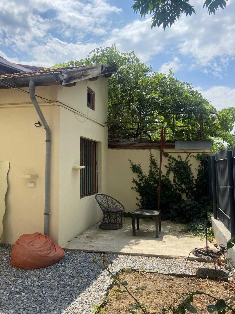 Casa cu curte Domenii/Cireșarii - Poză 1