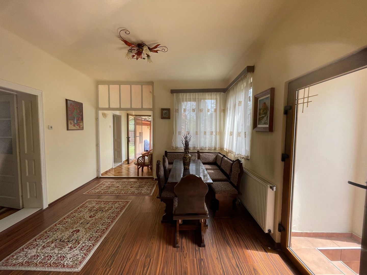 Casă de vânzare în Vașcău–natură, liniște și confort modern- 72000 Eur - Poză 7