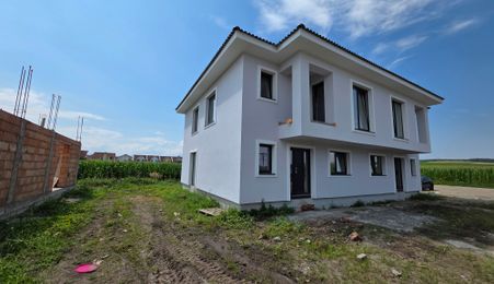 Duplex nou in Sura Mica, 4 camere, 3 bai