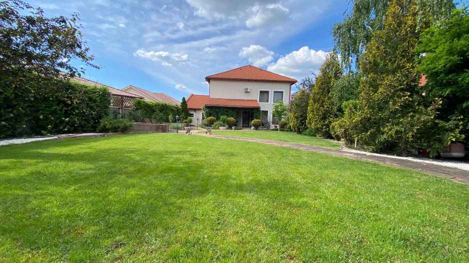 Casa in stil clasic zona Ghiroda - Poză 1