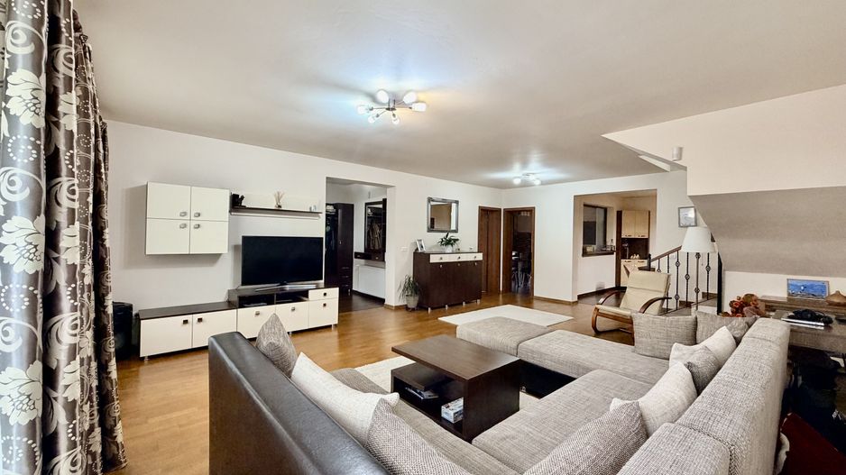 Cămin spațios, luminos și perfect echilibrat,  la 10 minute de centru - Poză 3