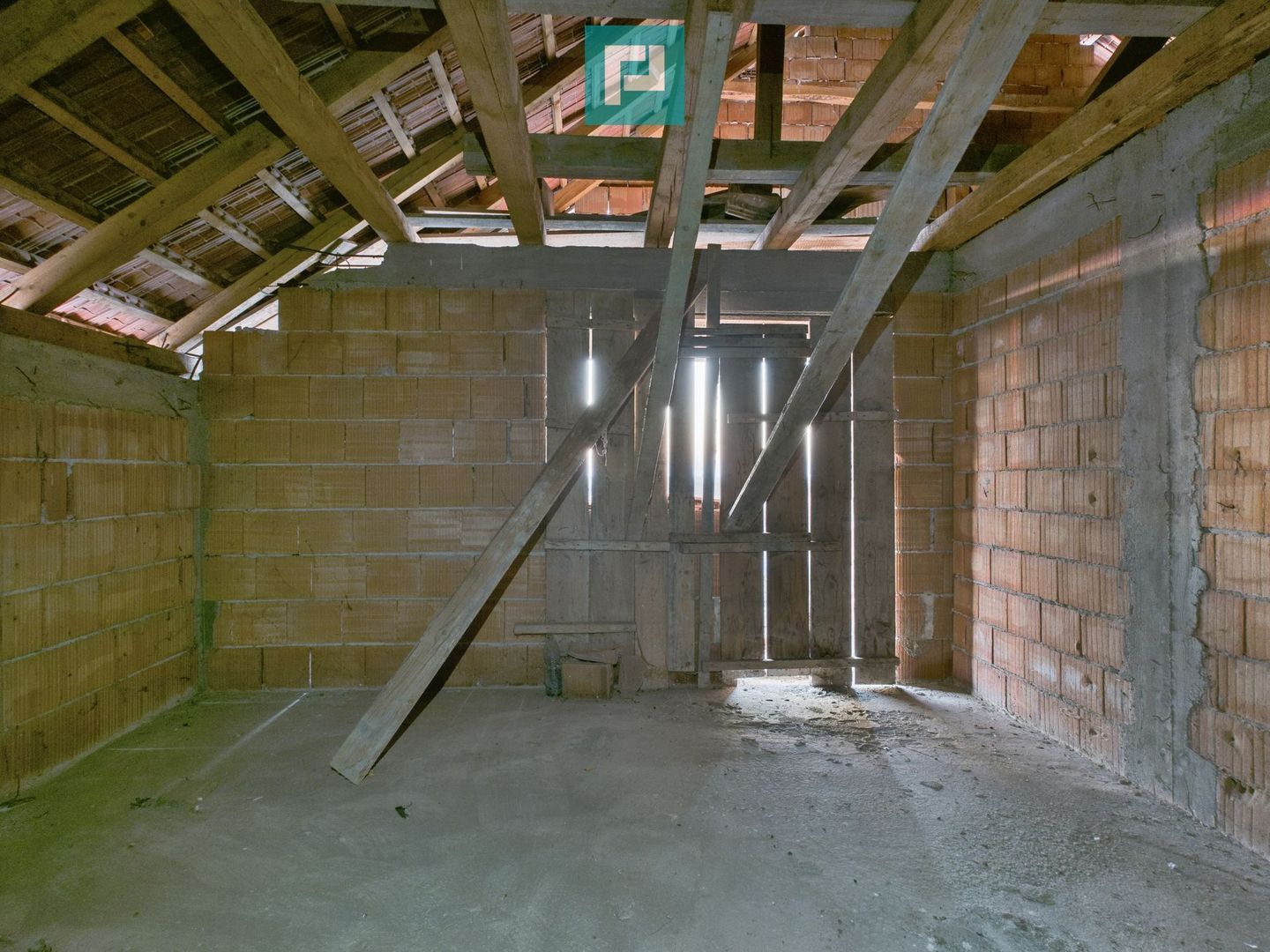 Proprietate impresionantă între Curtici și Macea - Poză 23