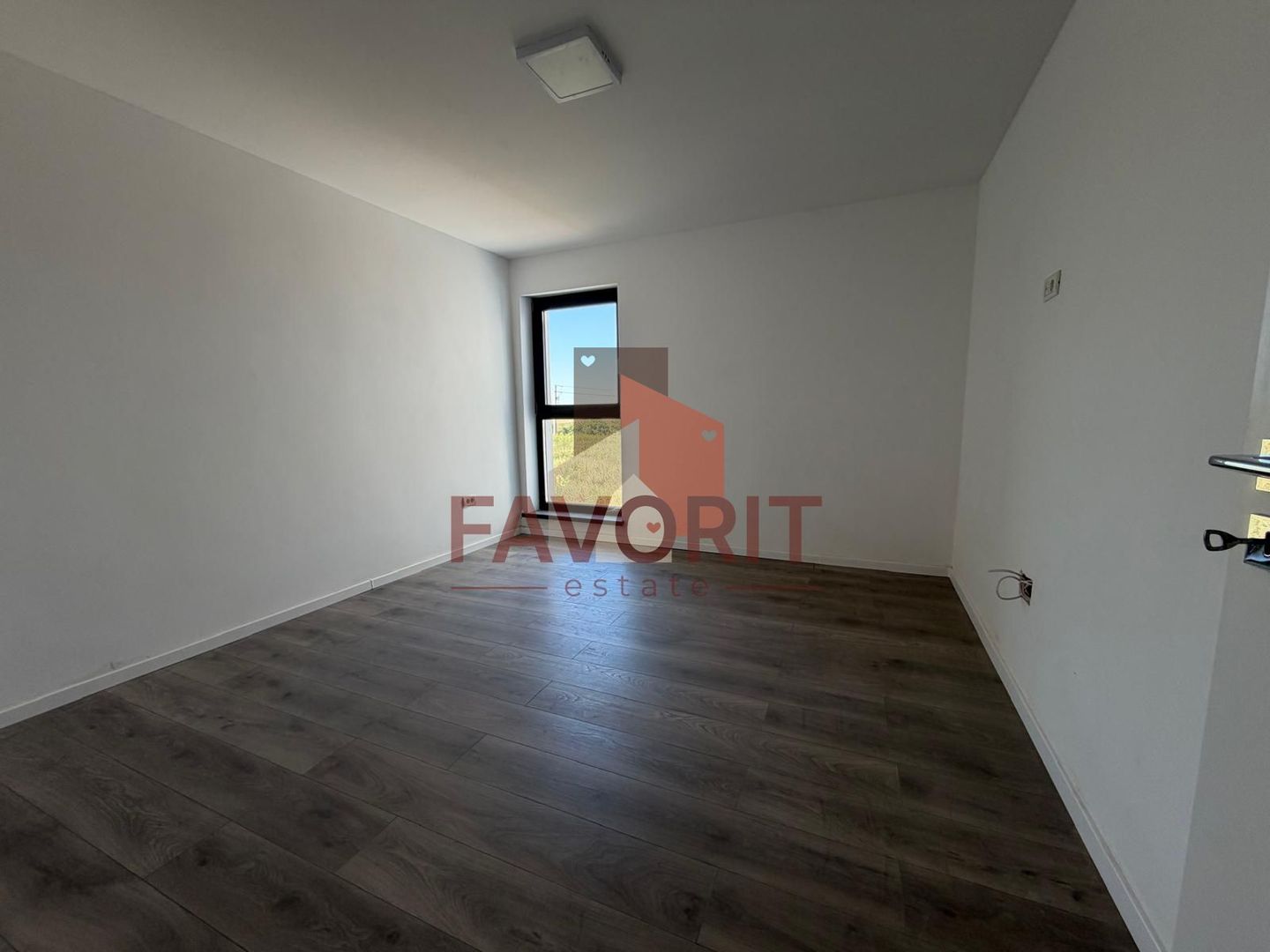 Duplex | COMISION 0 | Curte amenajata | Toate utilitatile | 3 Bai | - Poză 8