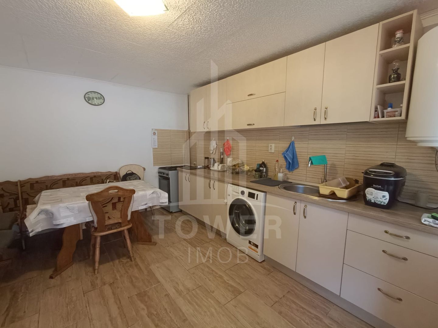 Casă de vânzare în satul Roșia cu vedere panoramică spre Munții Făgăras - Poză 7