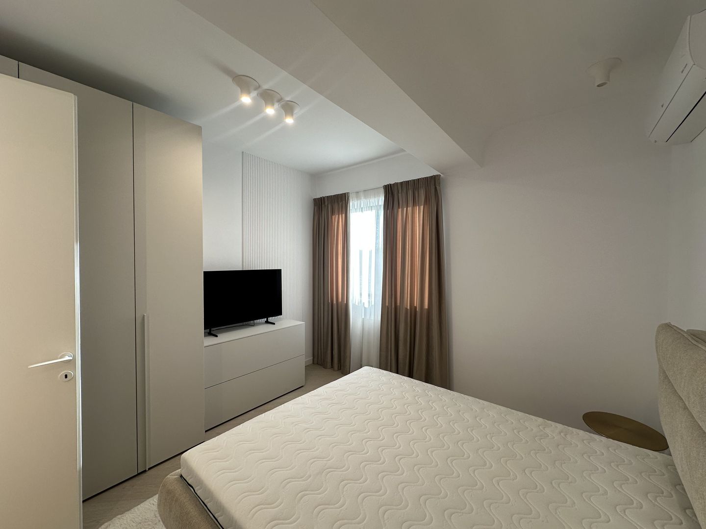 Apartament 3 camere de inchiriat parcare inclusa | Cortina North - Poză 9