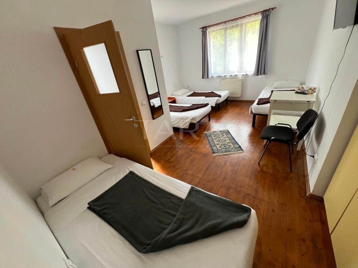 Casă spațioasă cu potențial de pensiune sau clinica, zona Zorilor - Poză 3