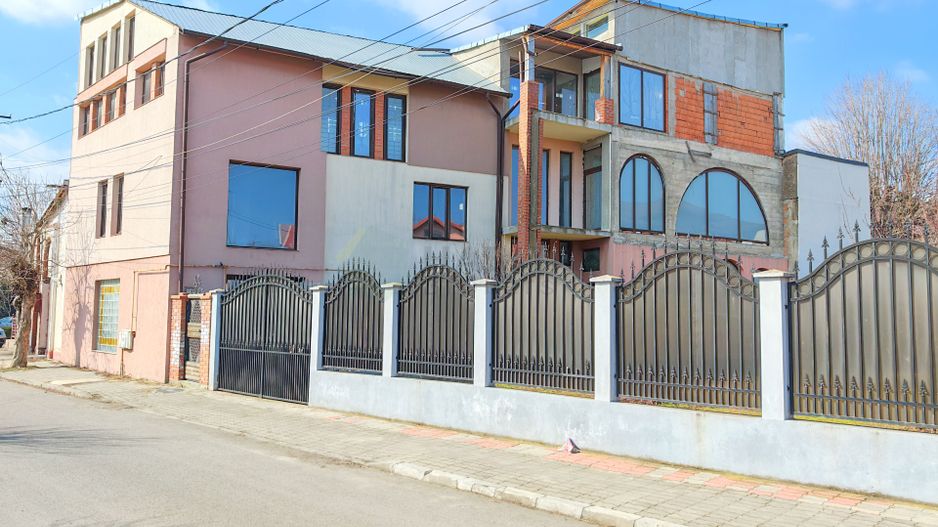 Oportunitate I în Centrul Târgoviștei: Clădire de 498 mp - Poză 3