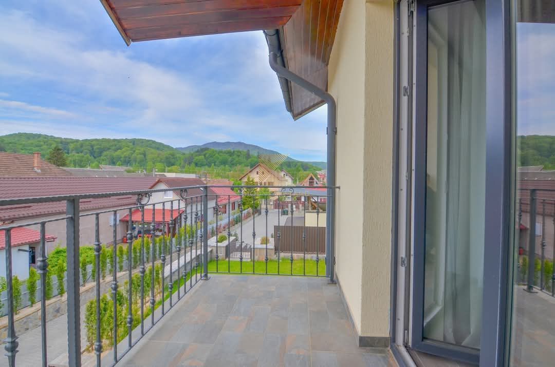 Casa noua tip duplex, 2 dormitoare cu 2 bai, curte, Sacele, PETFRIENDL - Poză 18