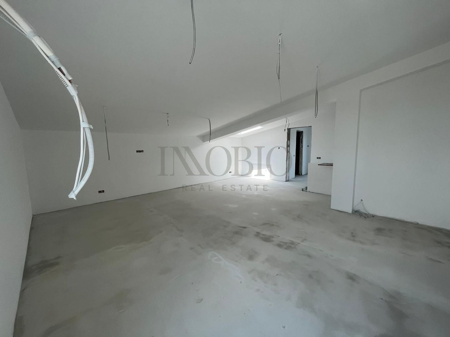 Vilă individuală modernă, P+1+M, cu curte generoasă  Tunari - Poză 15