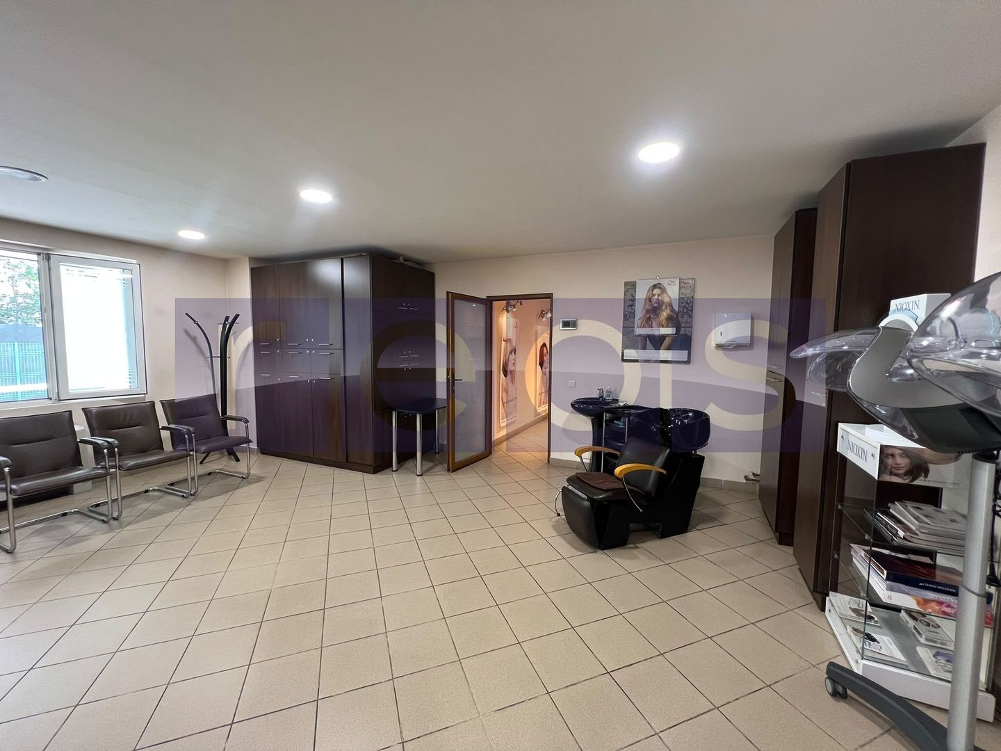 VANZARE SPATIU COMERCIAL | LOC DE PARCARE | ZONA DECEBAL - Poză 1