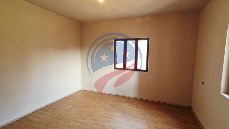 Casa Bradesti  teren  intravilan 7952 mp  deschidere 33 m la DE 70 - Poză 4