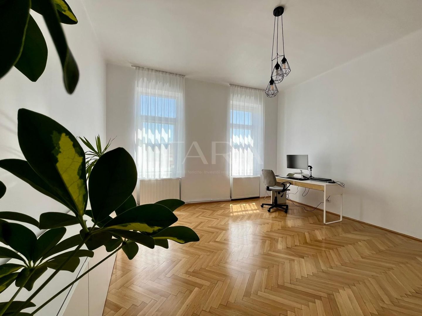 EXCLUSIVITATE. Apartament decomandat, ULTRACENTRAL. - Poză 2